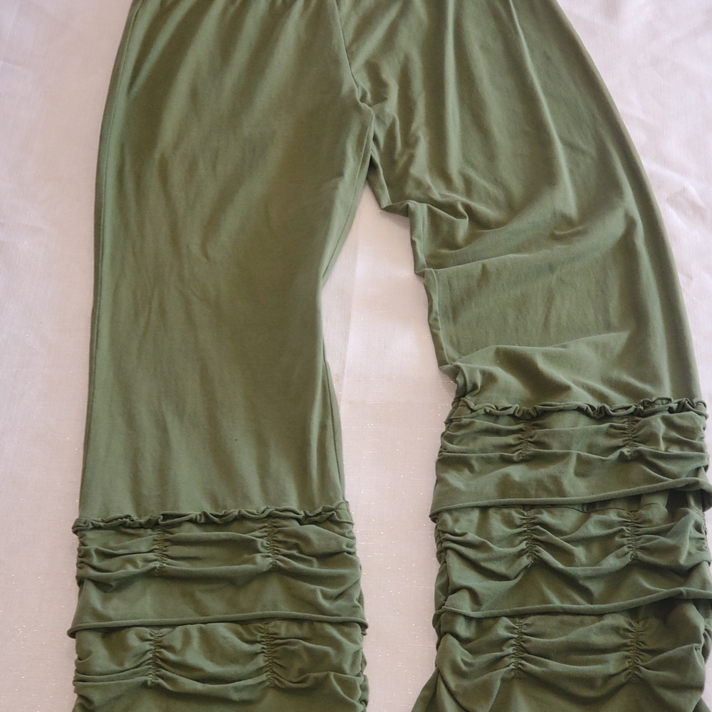 Matilda Jane Green Ruffled Womens Pants Size L